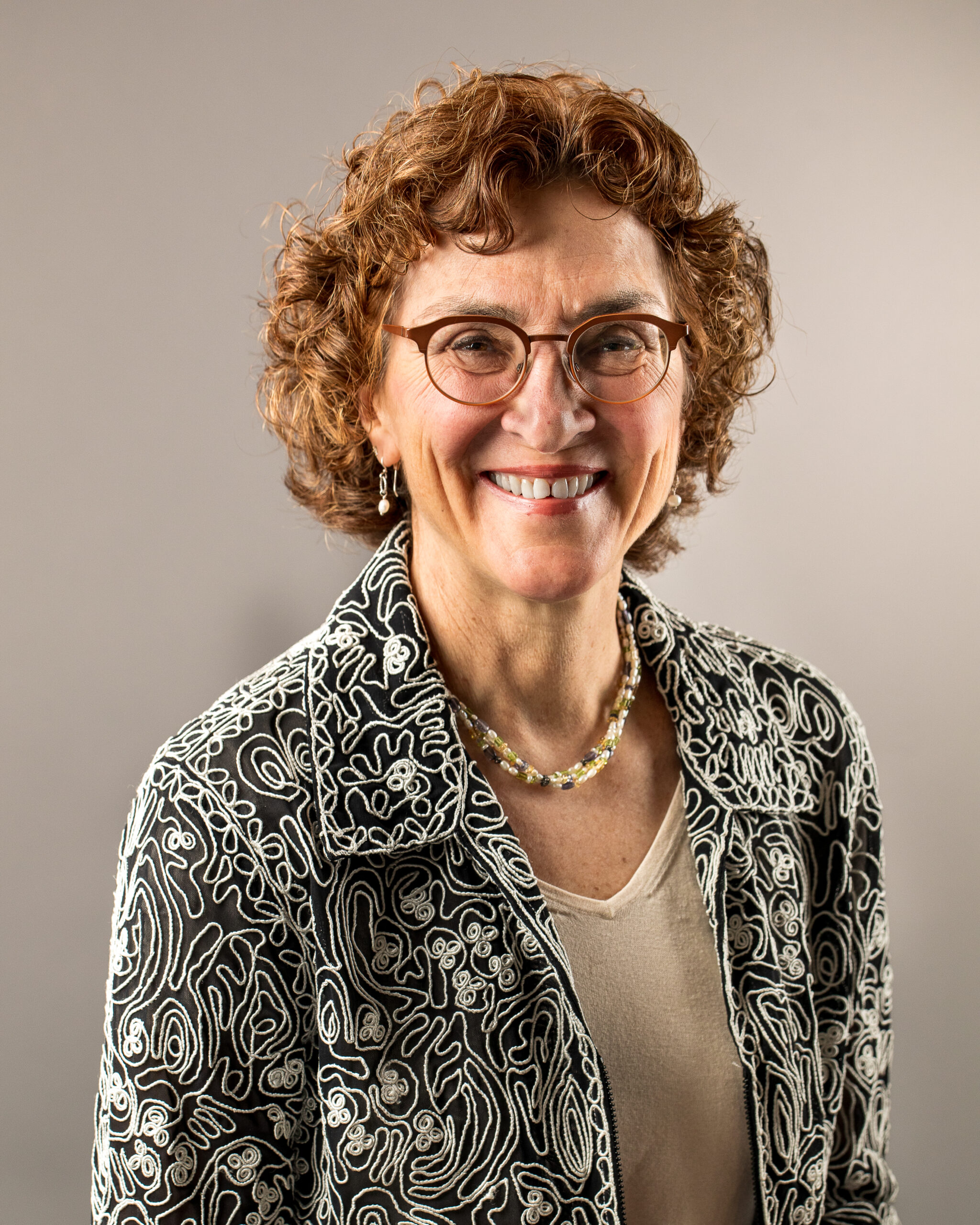 Anne favorite headshot